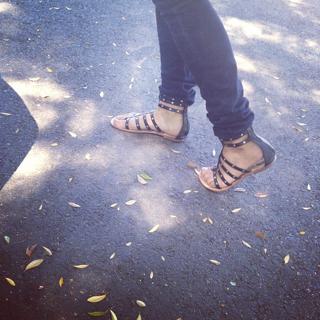 Raven-Symoné feet photo thumbnail