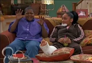 Raven-Symoné feet photo thumbnail