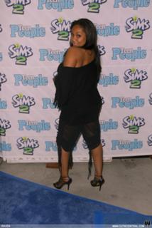 Raven-Symoné feet photo thumbnail