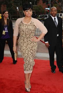 Raven-Symoné feet photo thumbnail