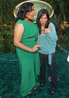 Raven-Symoné feet photo thumbnail