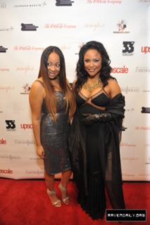 Raven-Symoné feet photo thumbnail