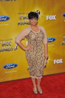 Raven-Symoné feet photo thumbnail