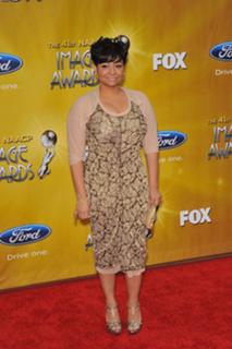 Raven-Symoné feet photo thumbnail