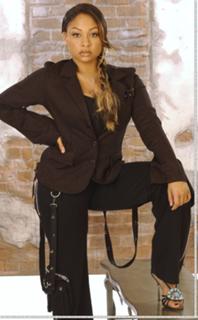 Raven-Symoné feet photo thumbnail