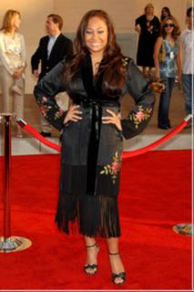 Raven-Symoné feet photo thumbnail