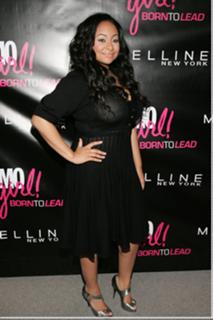 Raven-Symoné feet photo thumbnail