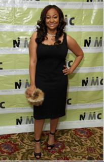 Raven-Symoné feet photo thumbnail