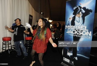 Raven-Symoné feet photo thumbnail