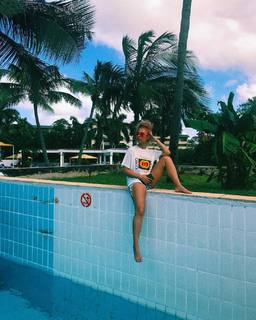 Raye feet photo thumbnail