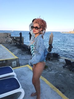 Raye feet photo thumbnail