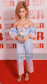 Raye feet photo thumbnail