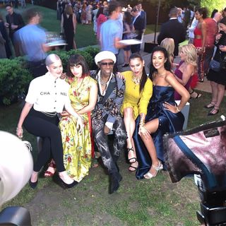 Raye feet photo thumbnail