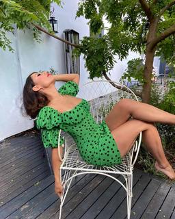 Raye feet photo thumbnail