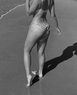 Raye feet photo thumbnail