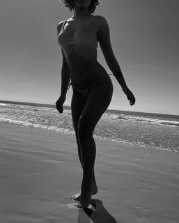 Raye feet photo thumbnail