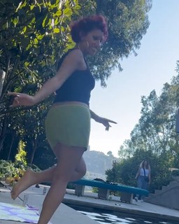 Raye feet photo thumbnail