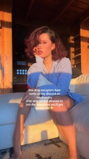 Raye feet photo thumbnail