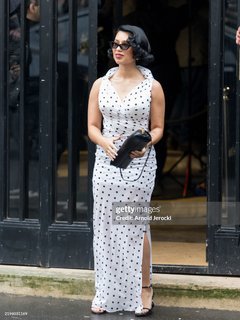 Raye feet photo thumbnail