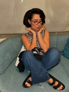 Raye feet photo thumbnail