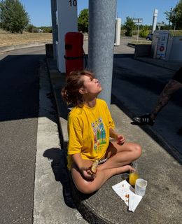 Raye feet photo thumbnail