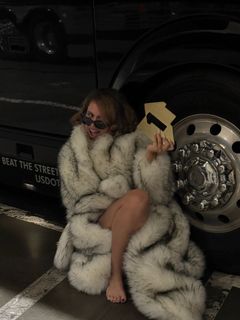 Raye feet photo 4