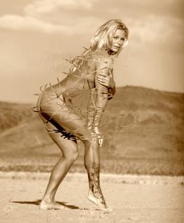 Raye Hollitt feet photo 3