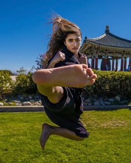 Rayna Vallandingham feet photo thumbnail