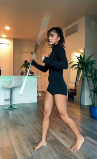Rayna Vallandingham feet photo thumbnail