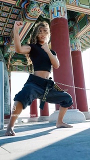 Rayna Vallandingham feet photo thumbnail