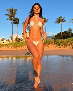 Rayna Vallandingham feet photo thumbnail