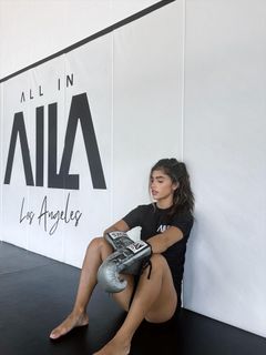 Rayna Vallandingham feet photo thumbnail