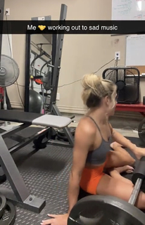 Reagan Campbell feet photo thumbnail