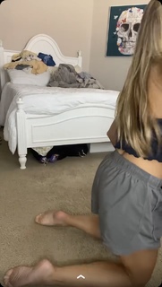 Reagan Campbell feet photo thumbnail