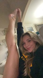 Reagan Campbell feet photo thumbnail