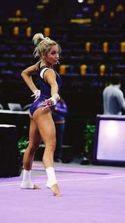 Reagan Campbell feet photo thumbnail