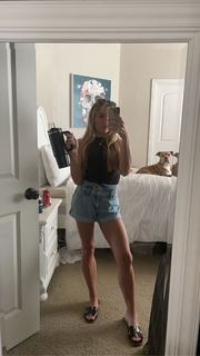 Reagan Campbell feet photo thumbnail