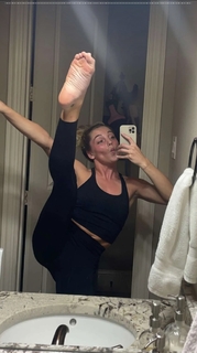 Reagan Campbell feet photo thumbnail