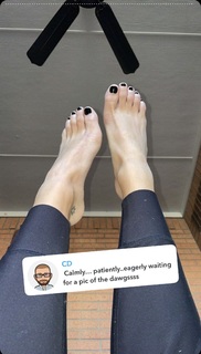 Reagan Campbell feet photo thumbnail