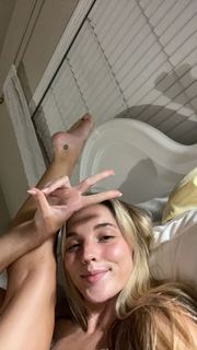 Reagan Campbell feet photo thumbnail