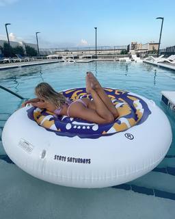 Reagan Campbell feet photo thumbnail