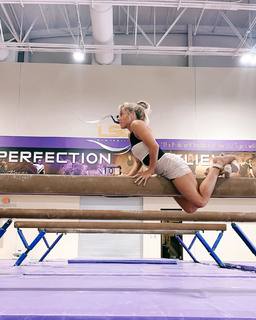 Reagan Campbell feet photo thumbnail