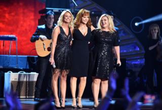 Reba McEntire feet photo thumbnail