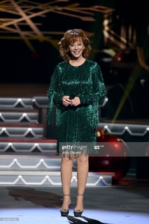 Reba McEntire feet photo thumbnail