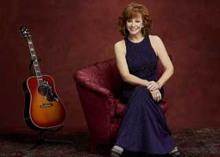 Reba McEntire feet photo thumbnail