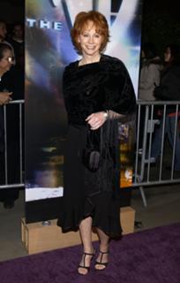 Reba McEntire feet photo thumbnail