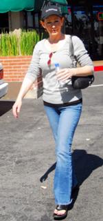 Reba McEntire feet photo thumbnail