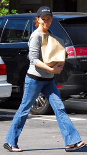 Reba McEntire feet photo thumbnail