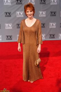Reba McEntire feet photo thumbnail
