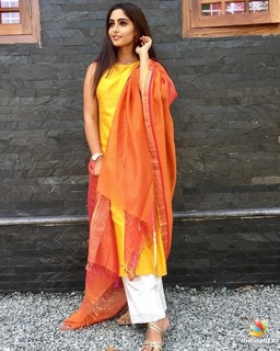 Reba Monica John feet photo 10